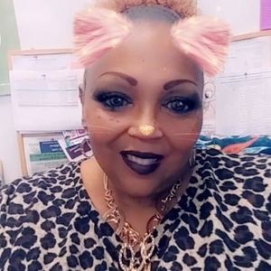 Meet your Posher, Leona